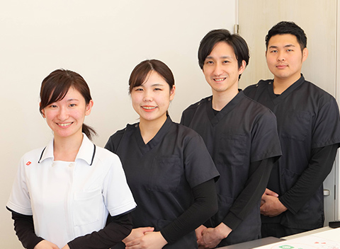 明るいスタッフが施術します！